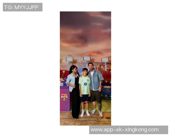 安东内拉社媒分享与梅西甜蜜合影为国家队加油助威