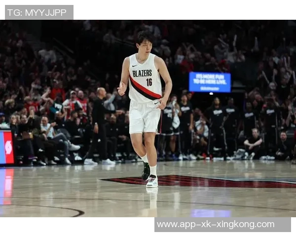 杨瀚森三分命中后被换下原因分析与防守技巧提升建议 杨瀚森三分命中后被换下原因分析与防守技巧提升建议