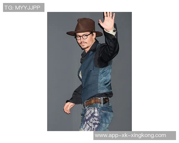 哈兰德社交媒体分享英伦风格穿搭绿色帽子搭配马甲尽显绅士魅力